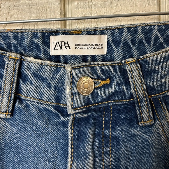 Zara Mom Fit Jeans, size 2. - Picture 8 of 8